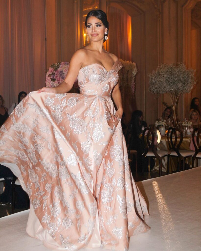 DropContractor's Portfolio 11 DropContractor's Portfolio Some of the projects listed below have had certain information altered due to NDAs, client requests, and overall project protection.